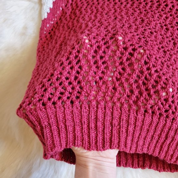 Romeo + Juliet Couture Red and White Open Weave Sweater Size M NWT - Picture 10 of 16